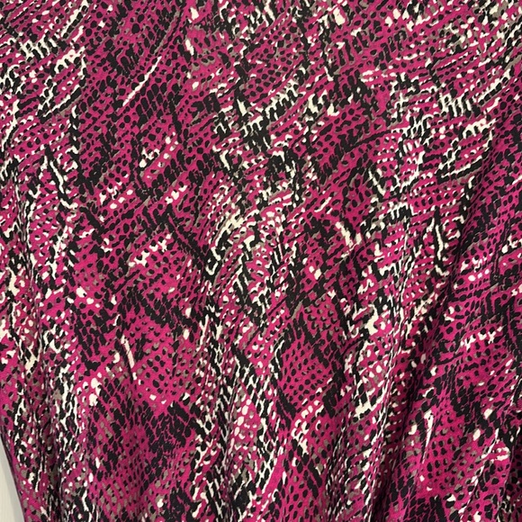 Classic DVF Wrap Dress - Picture 2 of 5